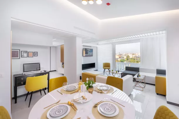 Dinning table